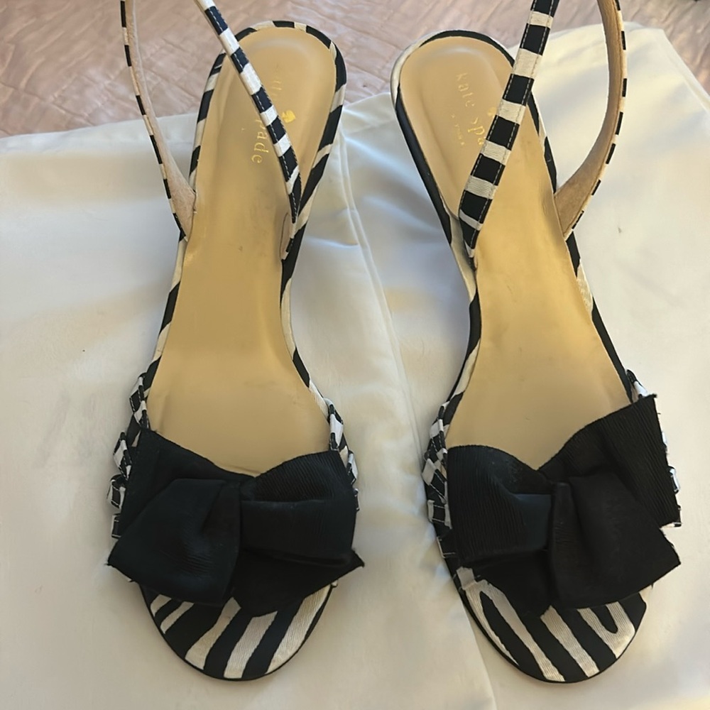 Kate Spade Black & White Strappy Slingbacks w/bows Sz. 9 1/2B Made in Italy